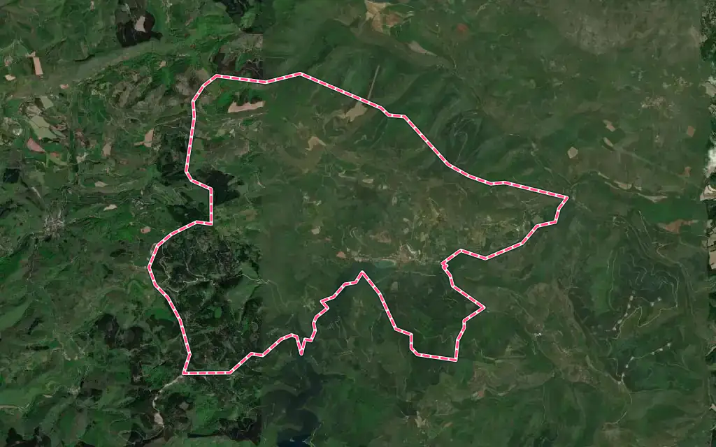 Vue satellite de Ceilhes-et-Rocozels avec ses contours administratifs