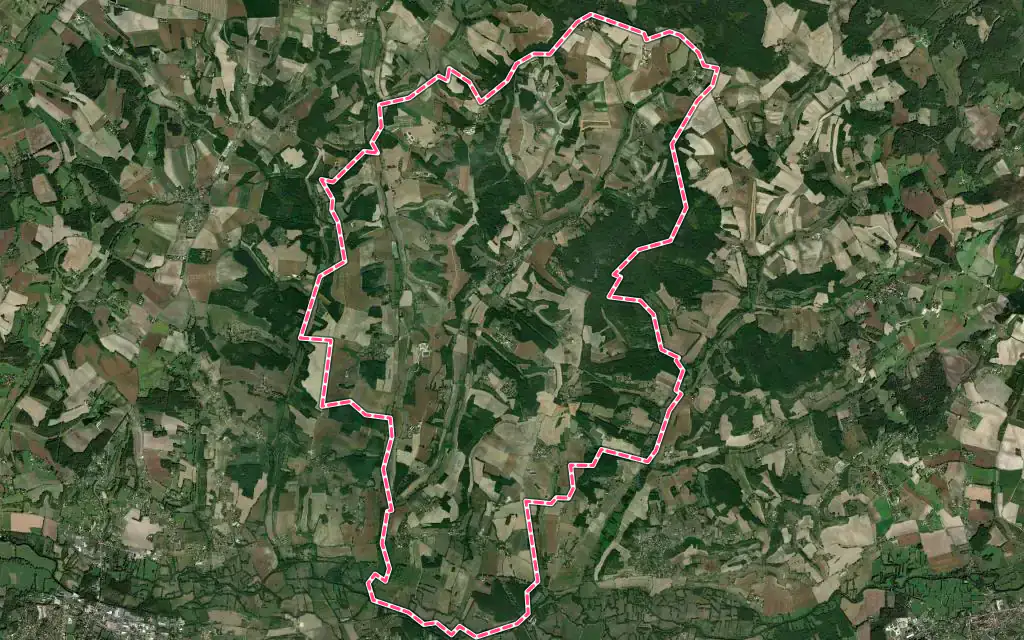 Vue satellite de Celles avec ses contours administratifs