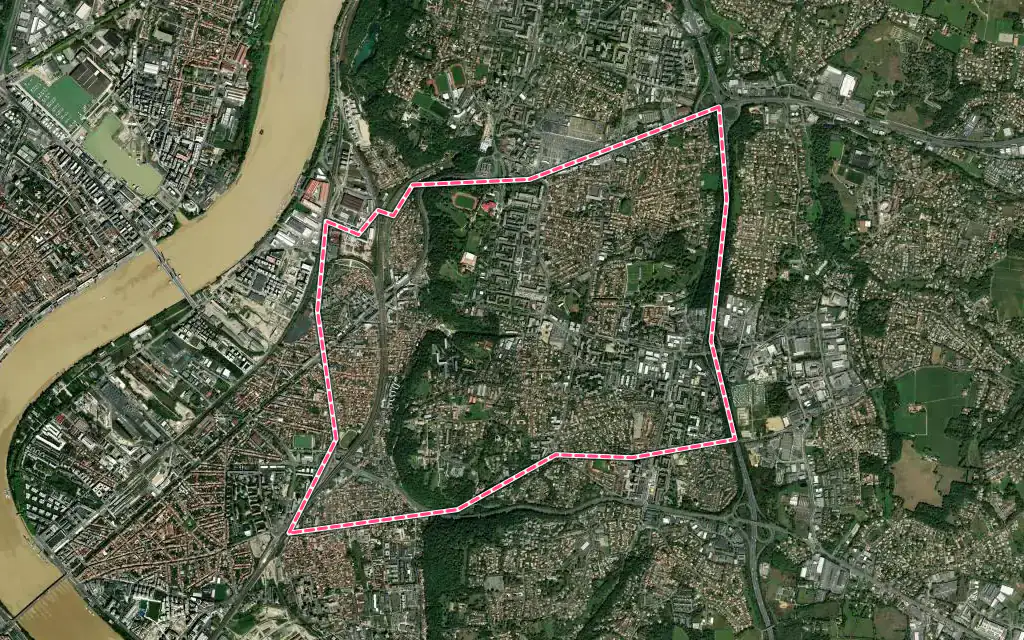 Vue satellite de Cenon avec ses contours administratifs