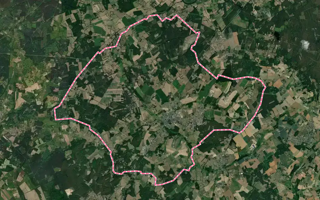 Vue satellite de Cérans-Foulletourte avec ses contours administratifs