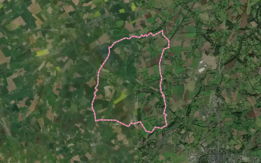 Vue satellite de Cerisy-Belle-Étoile avec ses contours administratifs