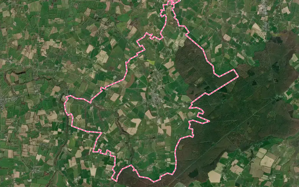 Vue satellite de Cerisy-la-Forêt avec ses contours administratifs