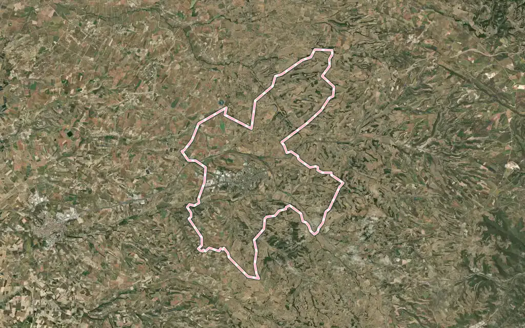 Vista satélite de Cervera con su contorno administrativo