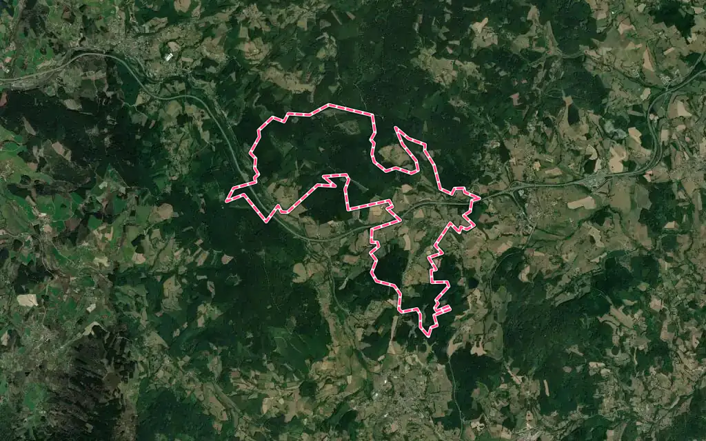 Vue satellite de Cervières avec ses contours administratifs