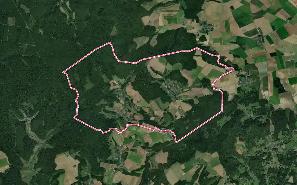 Vue satellite de Cessières-Suzy avec ses contours administratifs