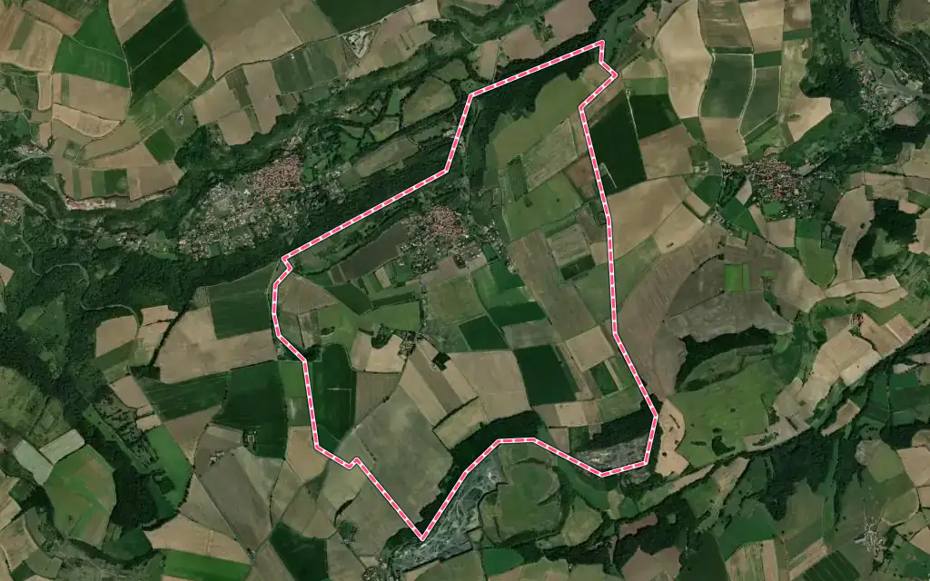 Vue satellite de Chadeleuf avec ses contours administratifs