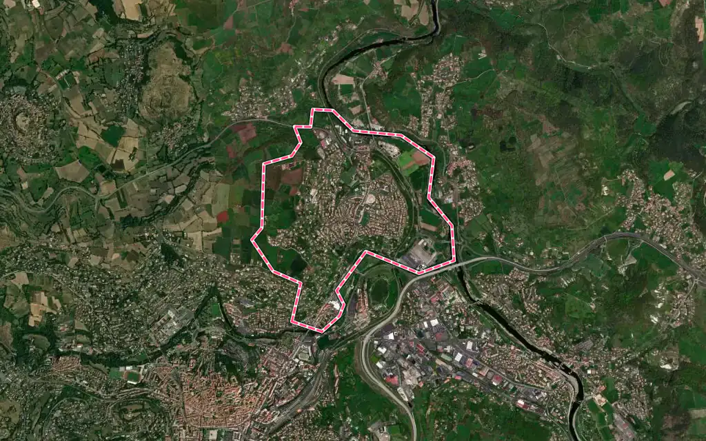 Vue satellite de Chadrac avec ses contours administratifs