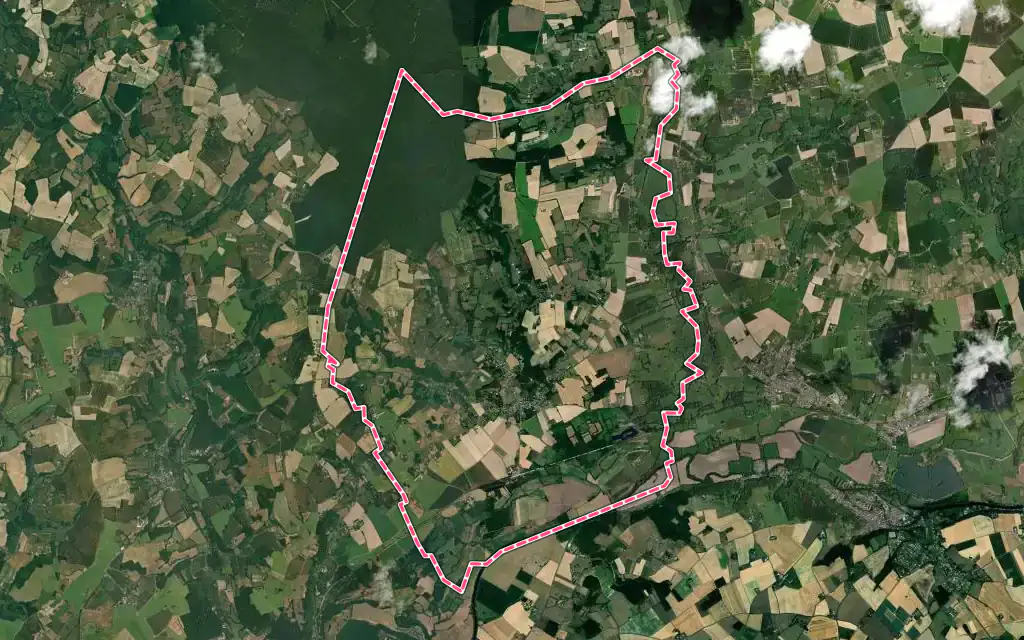 Vue satellite de Chahaignes avec ses contours administratifs