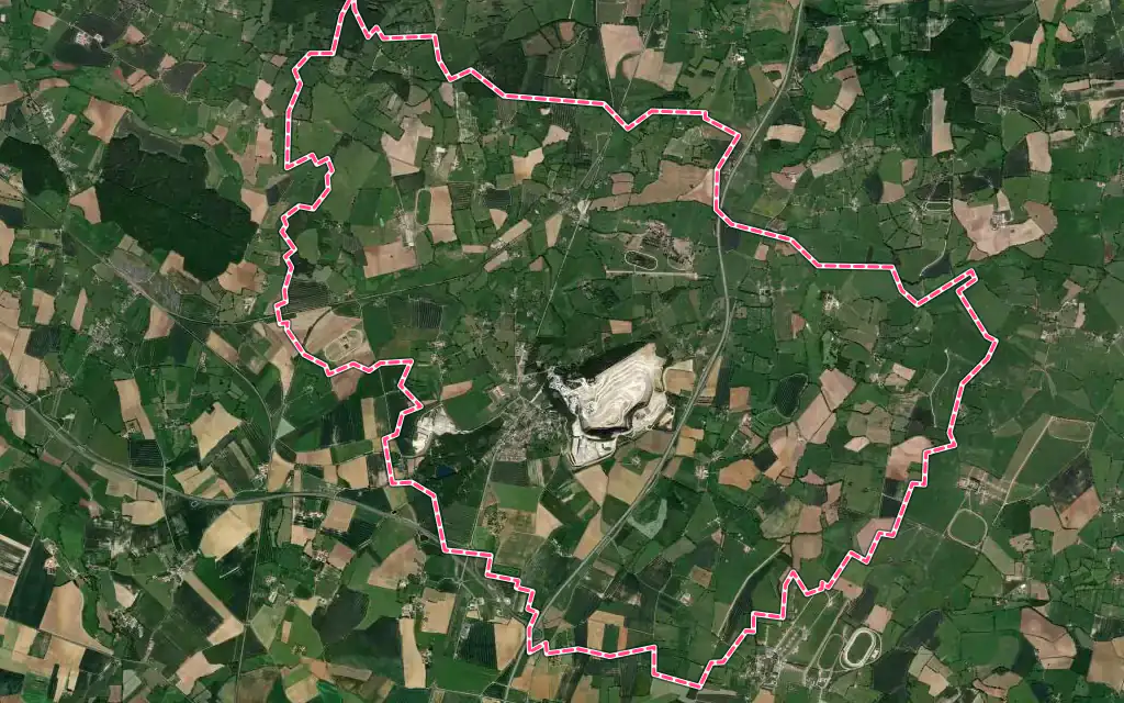 Vue satellite de Chailloué avec ses contours administratifs