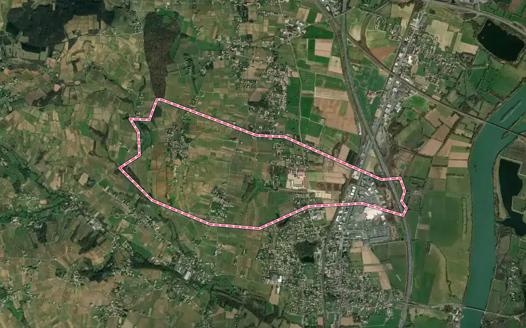 Vue satellite de Chaintré avec ses contours administratifs