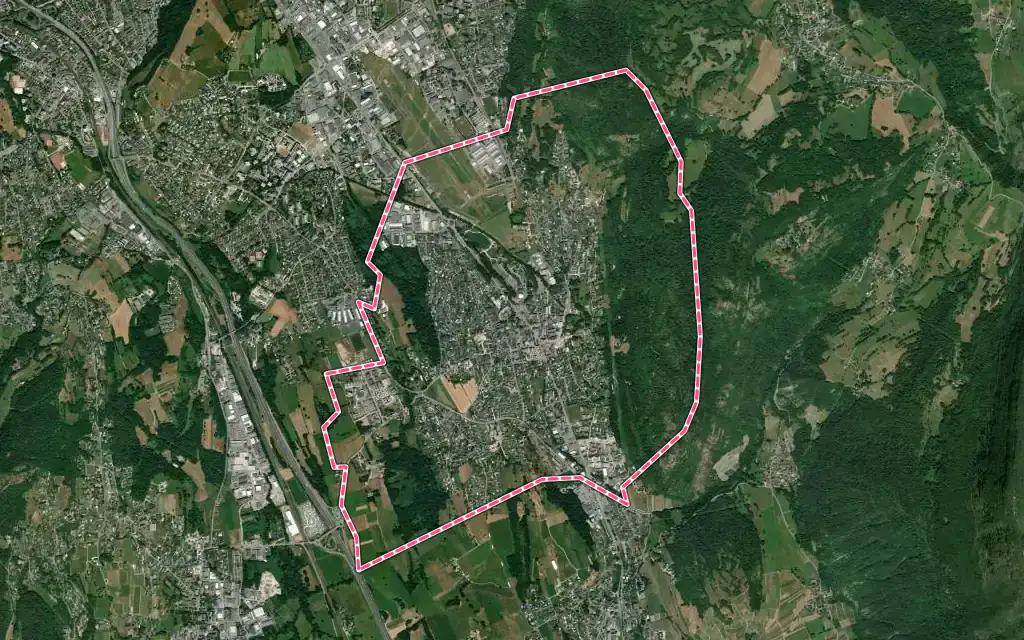 Vue satellite de Challes-les-Eaux avec ses contours administratifs