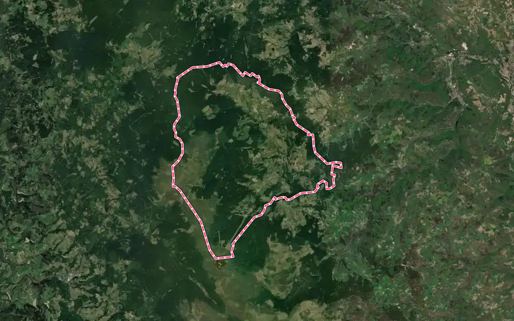 Vue satellite de Chalmazel-Jeansagnière avec ses contours administratifs
