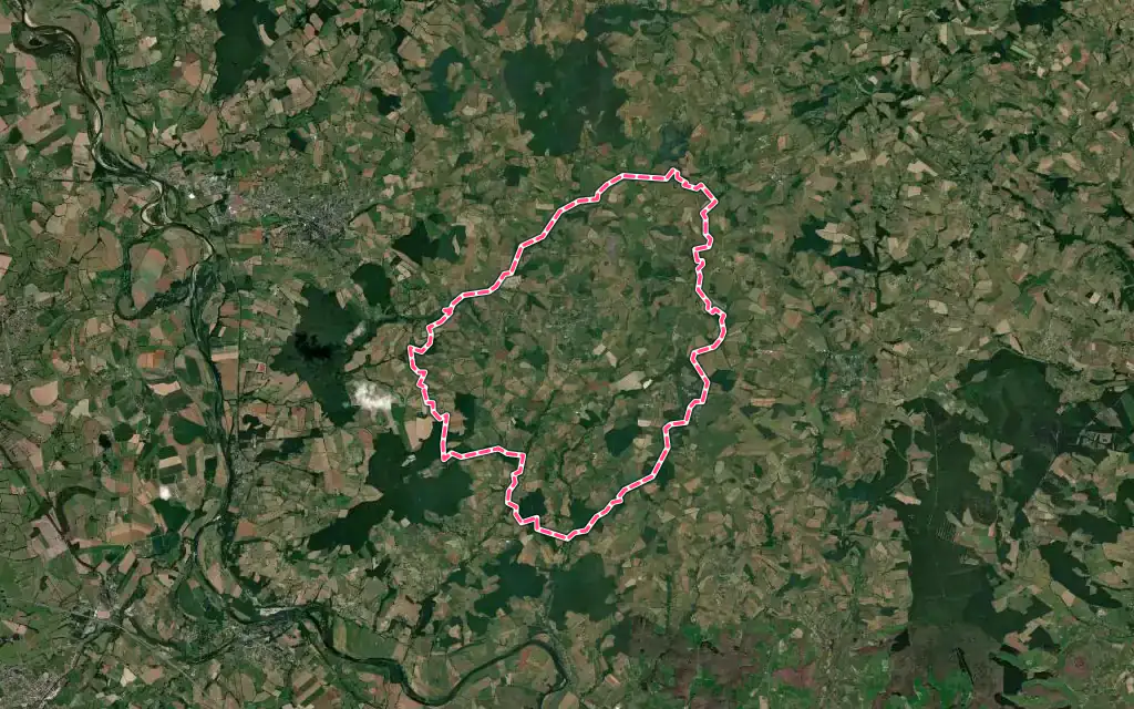 Vue satellite de Chalmoux avec ses contours administratifs