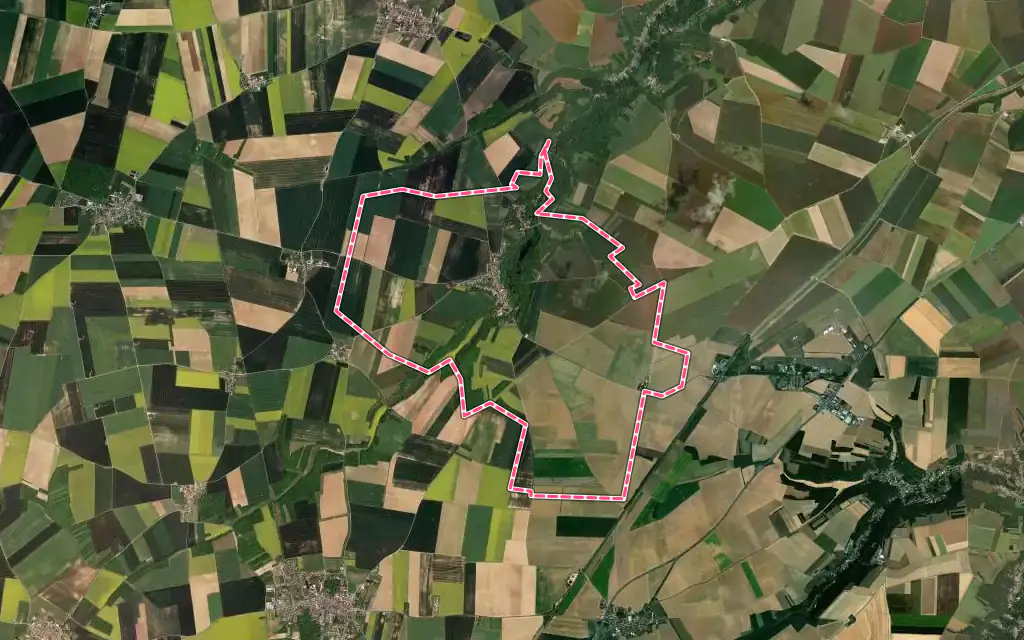 Vue satellite de Chalou-Moulineux avec ses contours administratifs