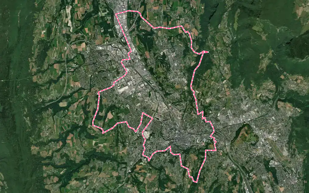 Vue satellite de Chambéry avec ses contours administratifs