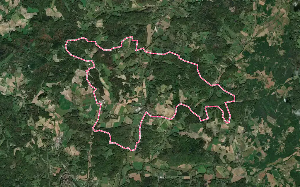 Vue satellite de Champagnac-de-Belair avec ses contours administratifs