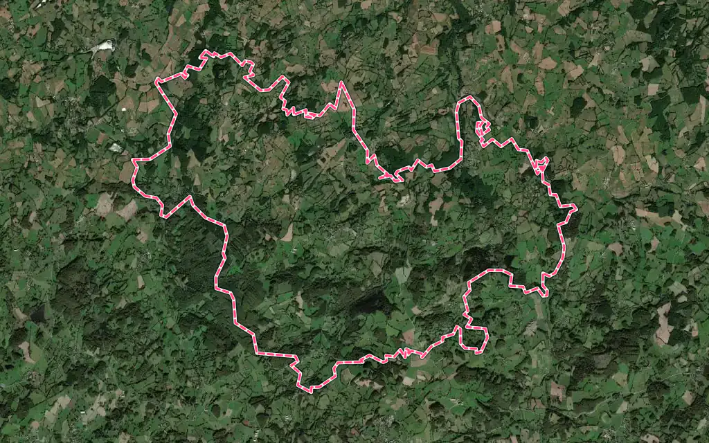 Vue satellite de Champagnat avec ses contours administratifs