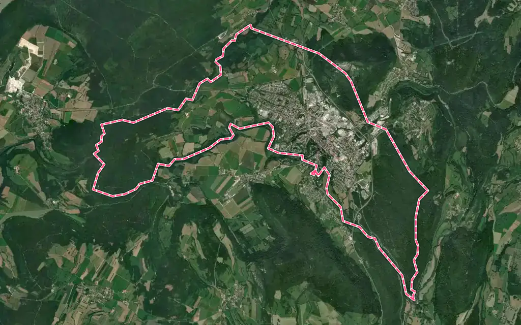 Vue satellite de Champagnole avec ses contours administratifs
