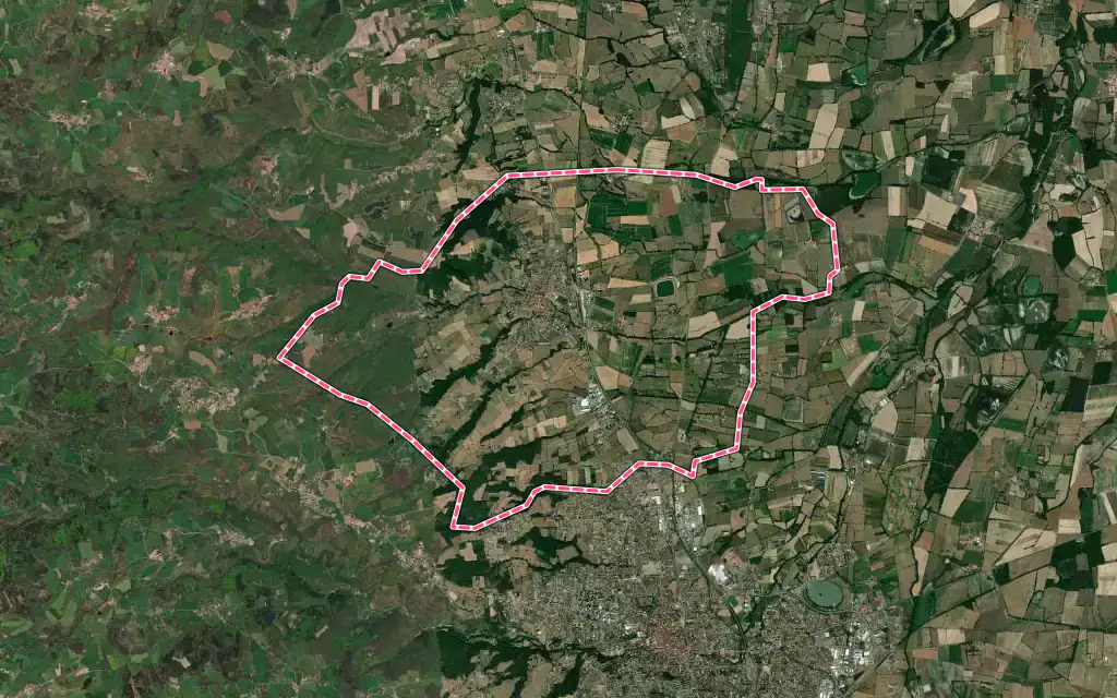 Vue satellite de Champdieu avec ses contours administratifs