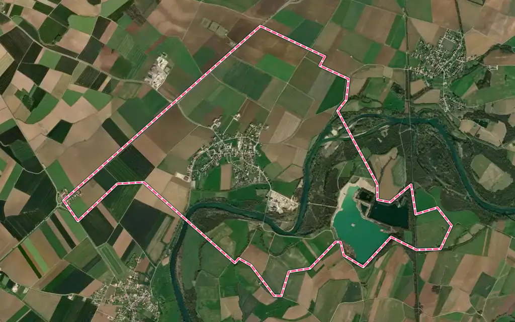 Vue satellite de Champdivers avec ses contours administratifs