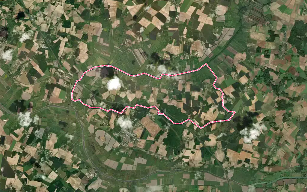 Vue satellite de Champdolent avec ses contours administratifs
