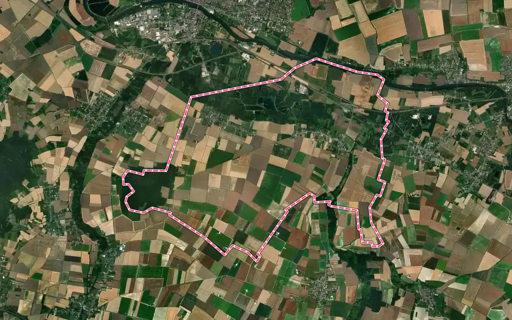 Vue satellite de Champlay avec ses contours administratifs