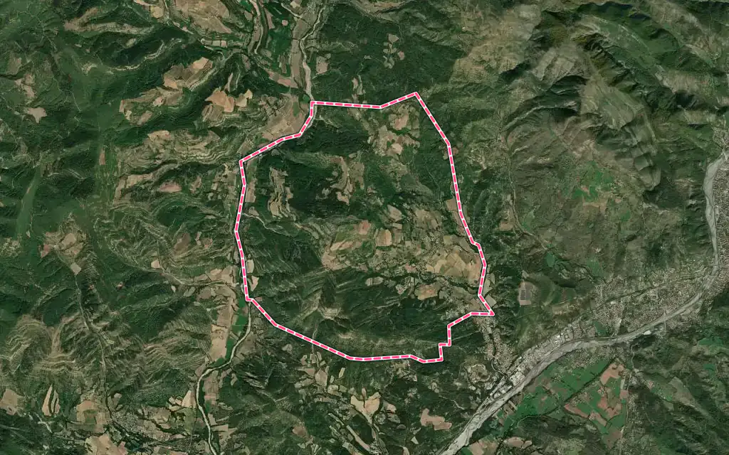 Vue satellite de Champtercier avec ses contours administratifs