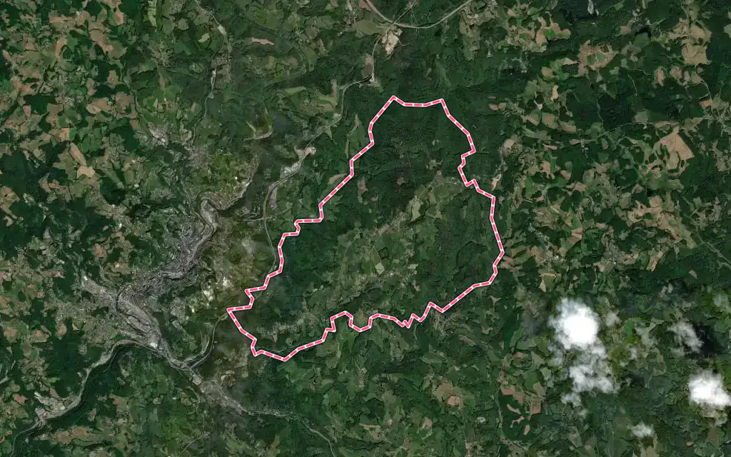 Vue satellite de Chanac-les-Mines avec ses contours administratifs