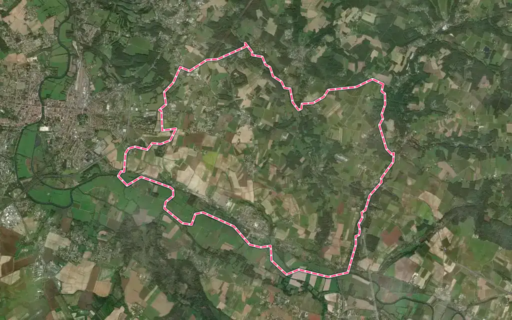 Vue satellite de Chaniers avec ses contours administratifs
