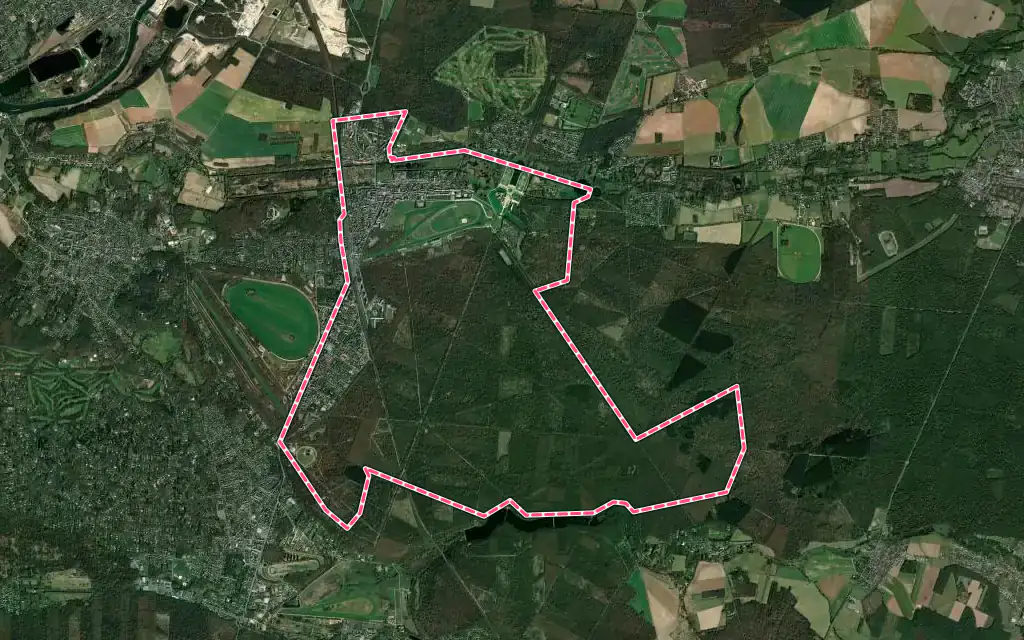 Vue satellite de Chantilly avec ses contours administratifs