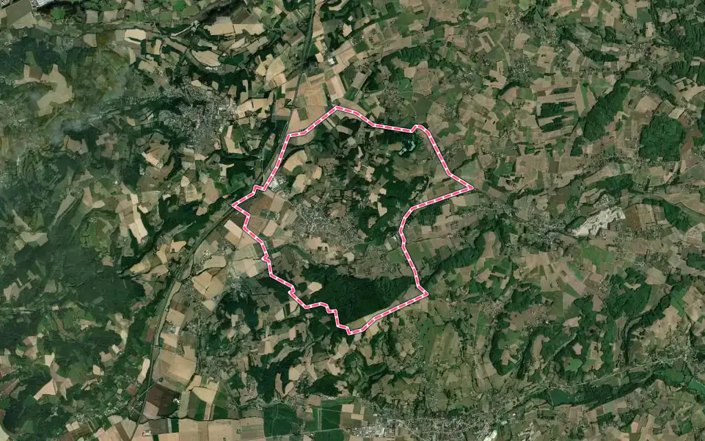 Vue satellite de Charantonnay avec ses contours administratifs