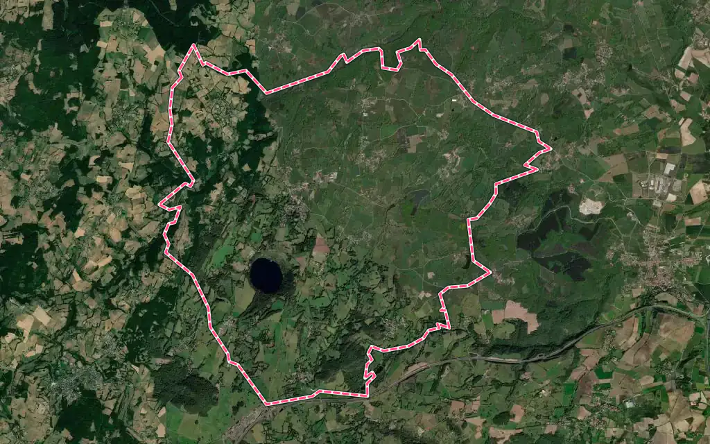 Vue satellite de Charbonnières-les-Vieilles avec ses contours administratifs