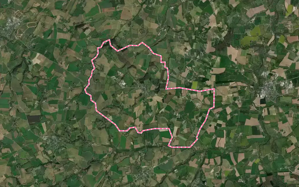 Vue satellite de Charchigné avec ses contours administratifs