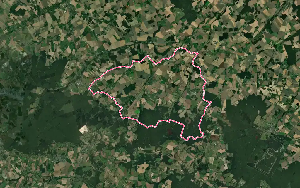 Vue satellite de Charencey avec ses contours administratifs