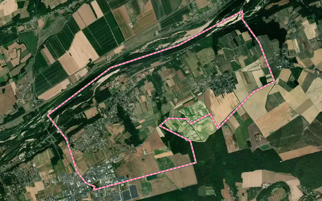 Vue satellite de Chargé avec ses contours administratifs