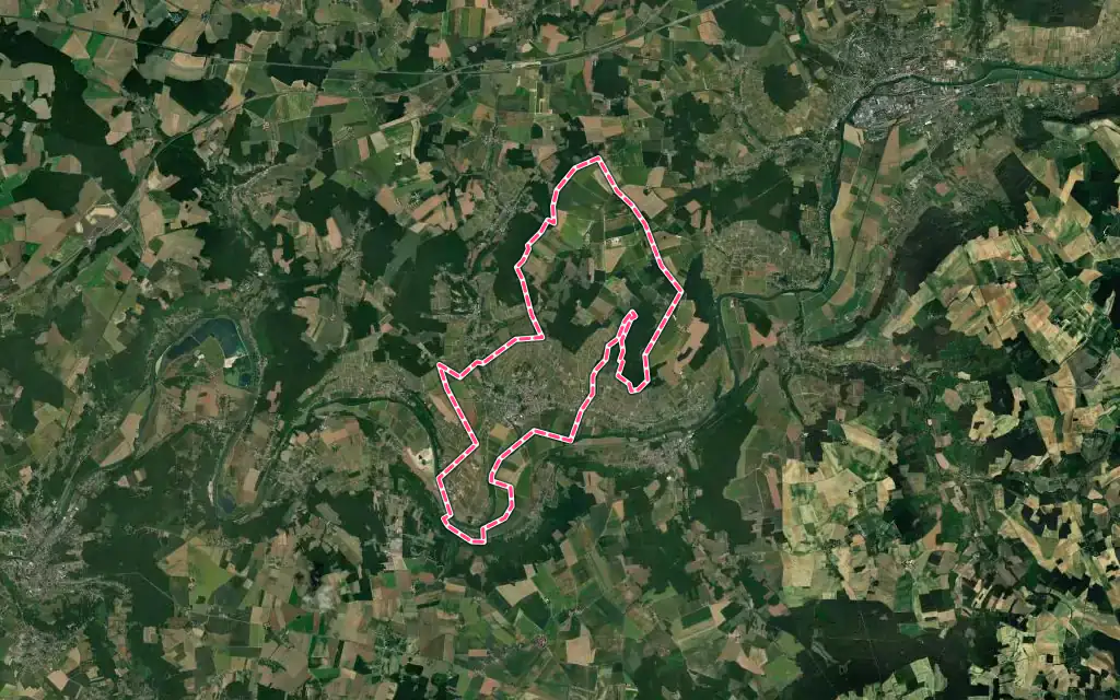 Vue satellite de Charly-sur-Marne avec ses contours administratifs