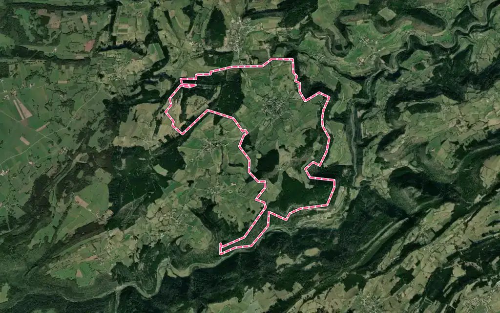 Vue satellite de Charmoille avec ses contours administratifs