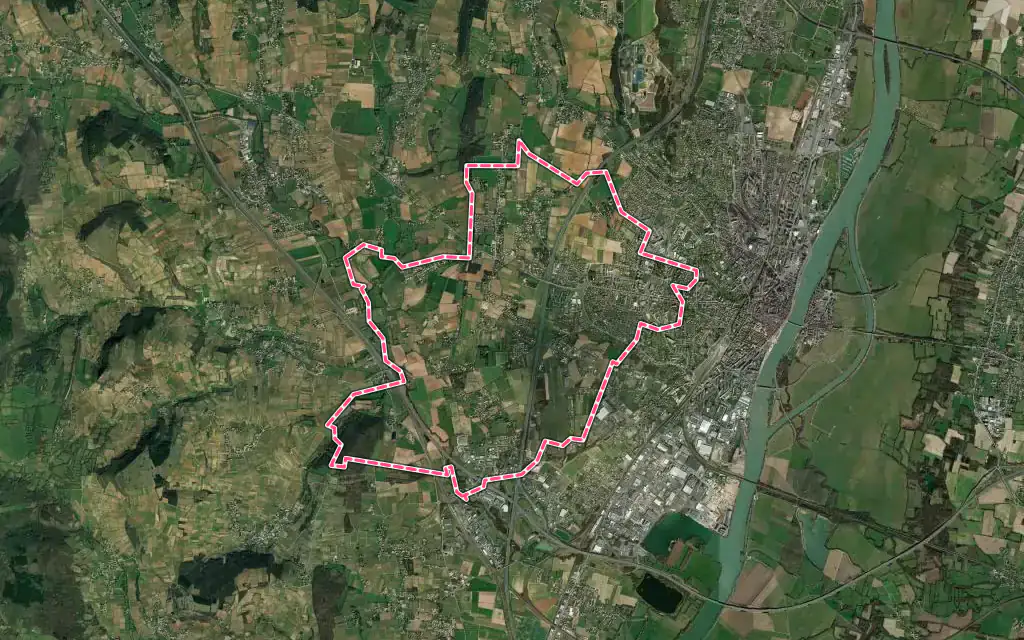 Vue satellite de Charnay-lès-Mâcon avec ses contours administratifs
