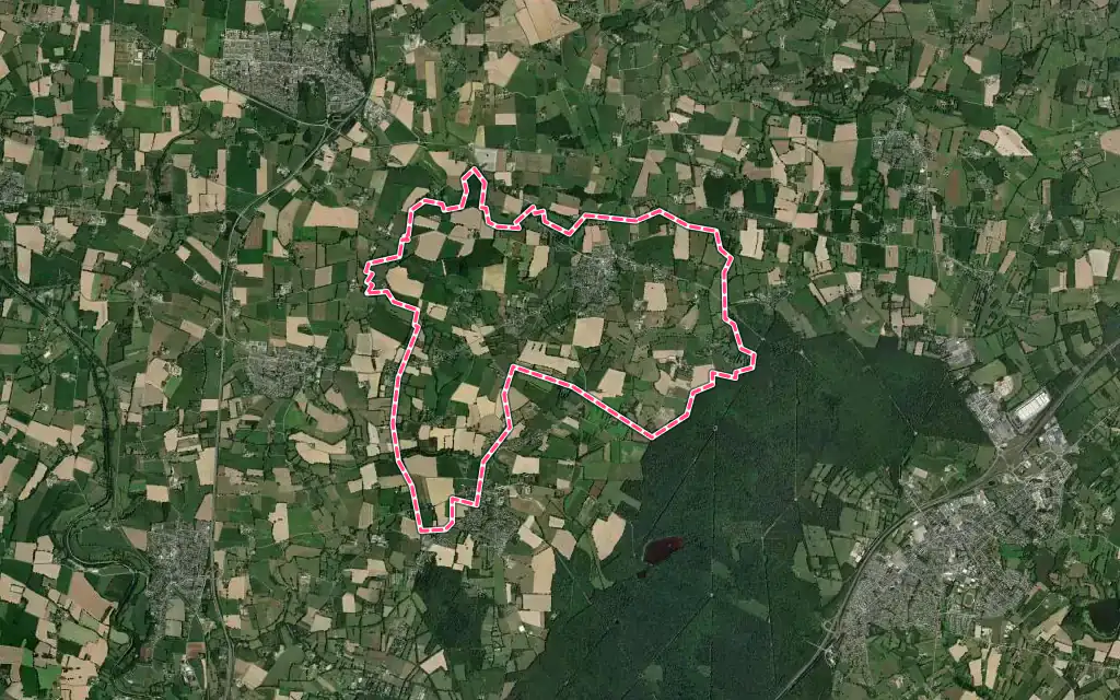 Vue satellite de Chasné-sur-Illet avec ses contours administratifs