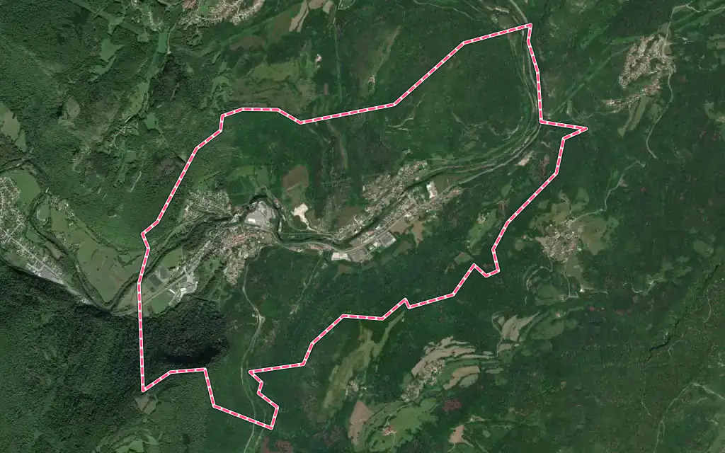 Vue satellite de Chassal-Molinges avec ses contours administratifs