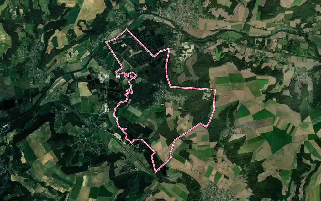 Vue satellite de Chassemy avec ses contours administratifs