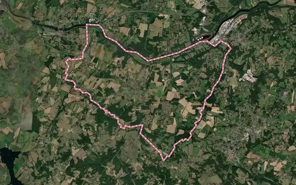 Vue satellite de Chassenon avec ses contours administratifs