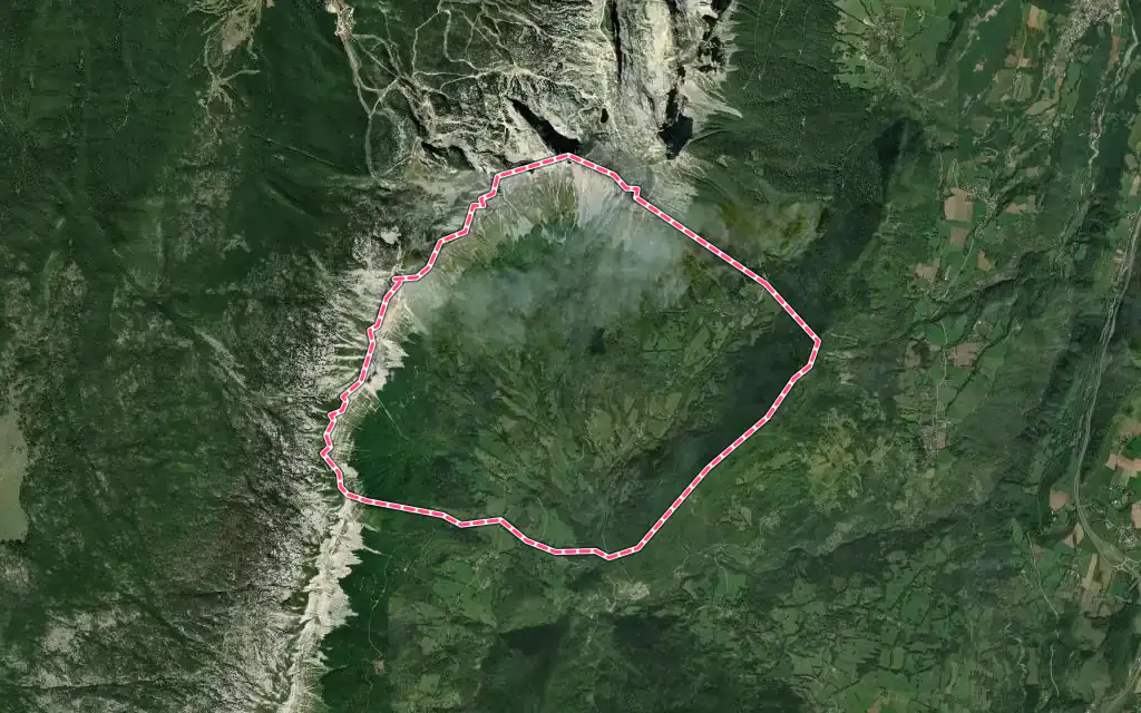 Vue satellite de Château-Bernard avec ses contours administratifs