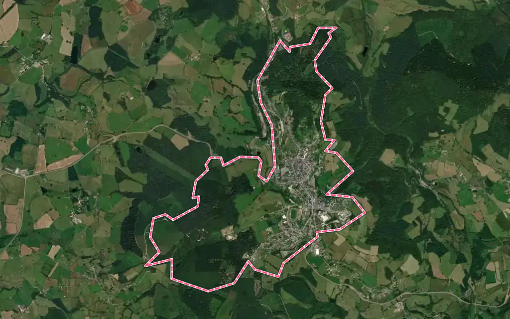 Vue satellite de Château-Chinon (Ville) avec ses contours administratifs