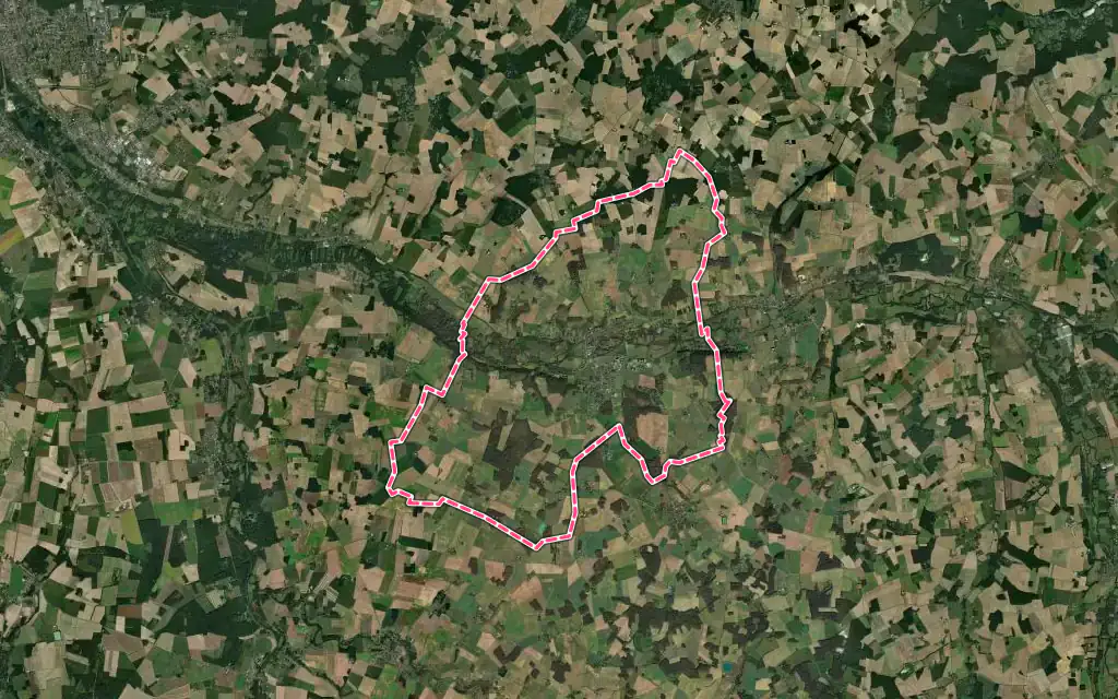 Vue satellite de Château-Renard avec ses contours administratifs