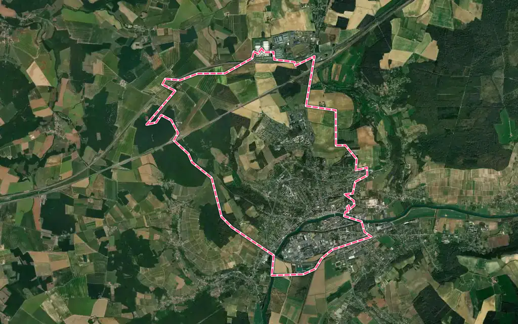 Vue satellite de Château-Thierry avec ses contours administratifs