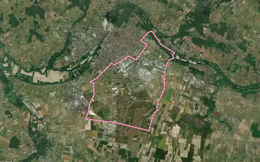 Vue satellite de Châteaubernard avec ses contours administratifs