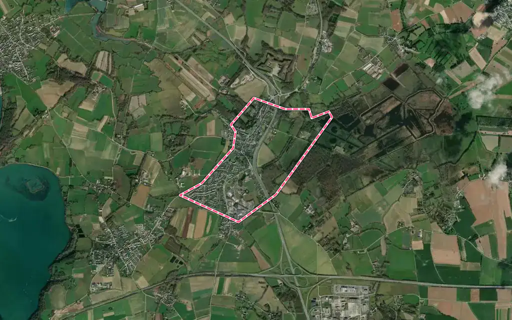 Vue satellite de Châteauneuf-d'Ille-et-Vilaine avec ses contours administratifs