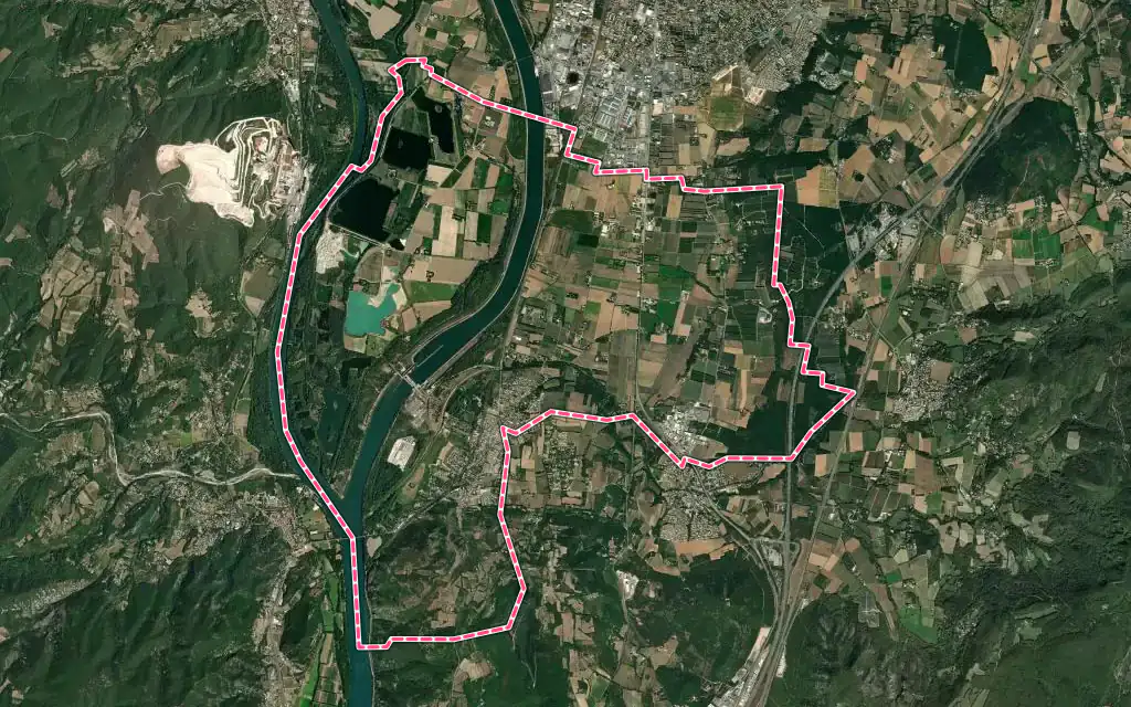 Vue satellite de Châteauneuf-du-Rhône avec ses contours administratifs