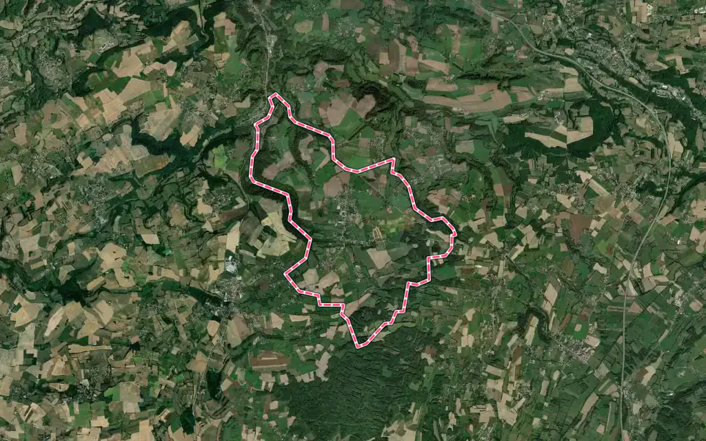Vue satellite de Châteauvilain avec ses contours administratifs